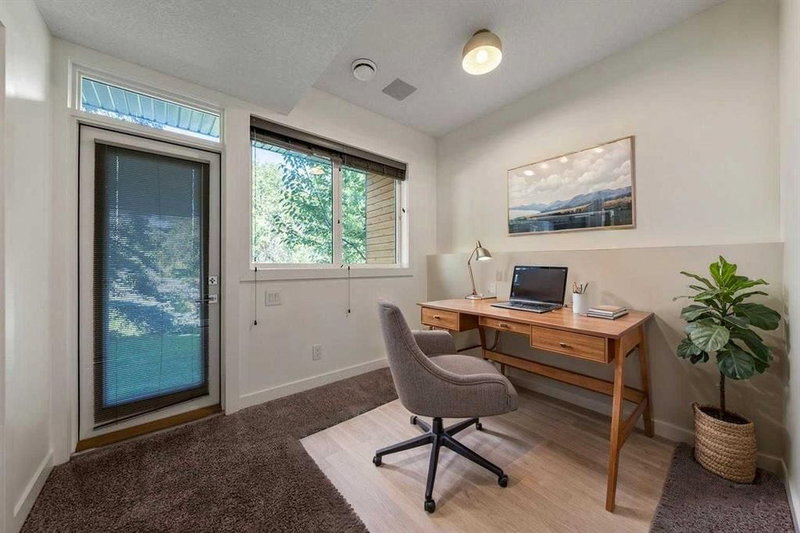202, 1616 24 Avenue NW, Capitol Hill — interior photo 7