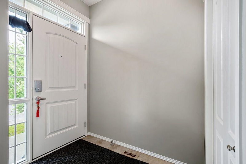 162 Cranford Park SE, Cranston — photo 3