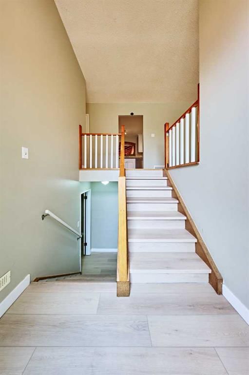 4820 49 Avenue NW, Varsity — interior photo