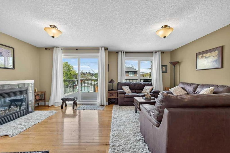 2, 2412 Kensington Road NW, West Hillhurst — interior photo