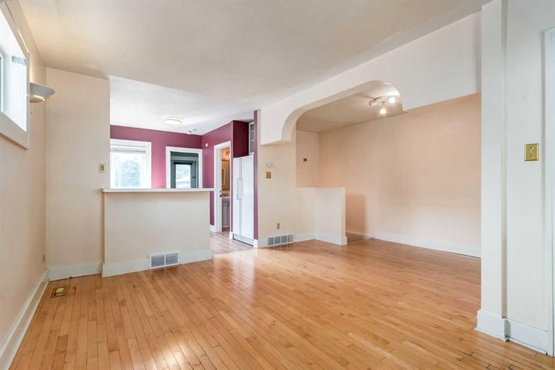 123 30 Avenue NW, Tuxedo Park — interior photo