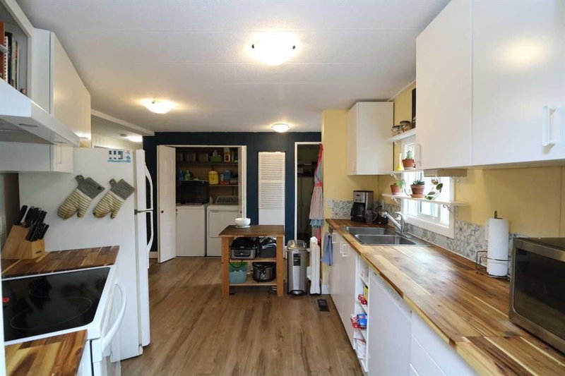 353 Big Springs Drive SE, Big Springs — interior photo 7