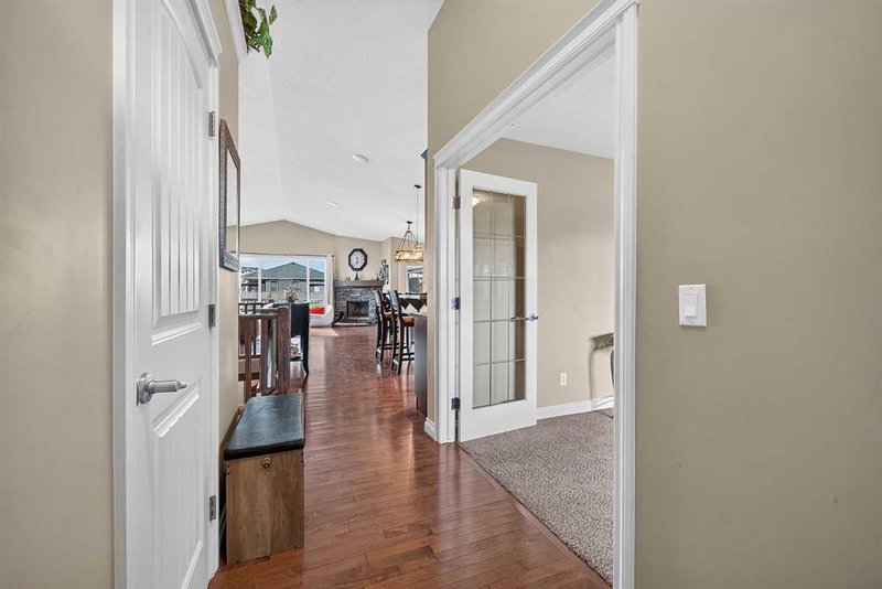 138 Hanson Drive NE