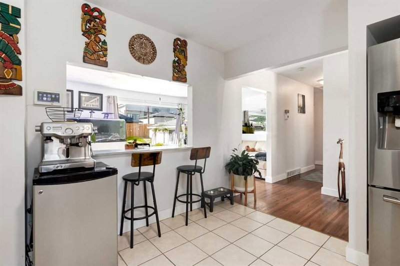 113 Hounslow Drive NW, Highwood — interior photo