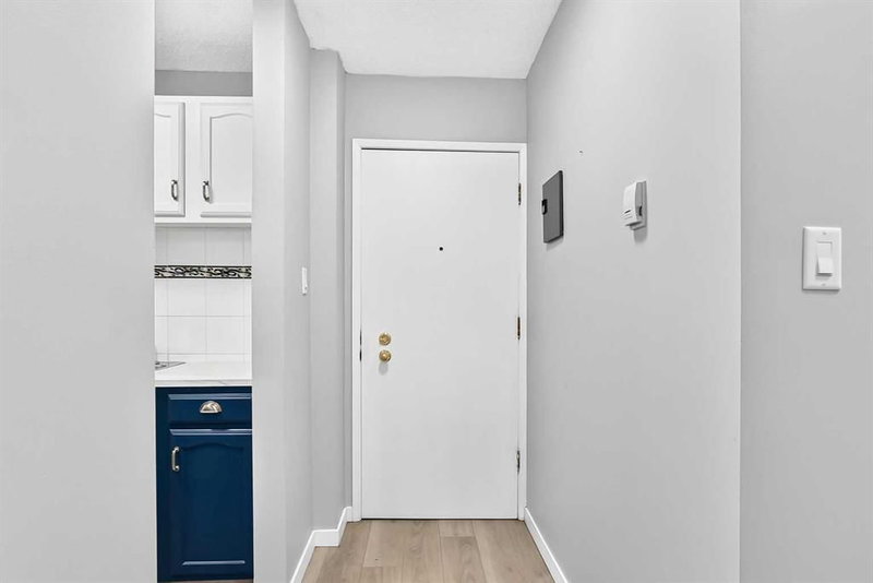 207, 635 56 Avenue SW, Windsor Park — interior photo 5