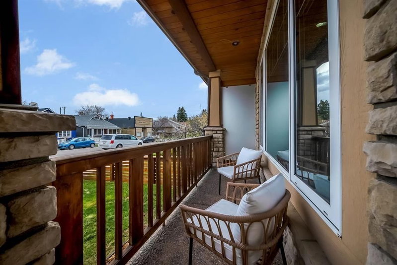 1010 19 Avenue SE, Ramsay — interior photo 6
