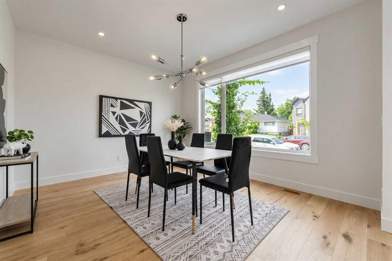 225 33 Avenue NE, Highland Park — interior photo