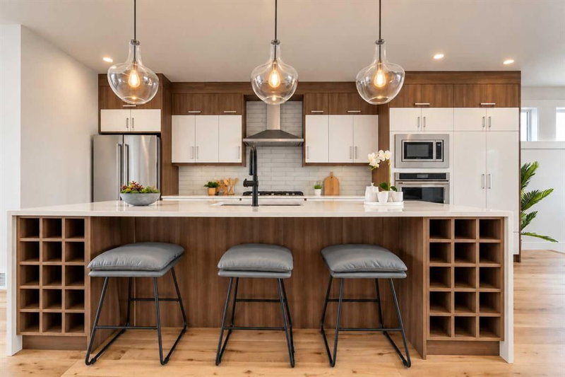 225 33 Avenue NE, Highland Park — interior photo 7