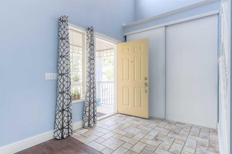 412 Springbank Place SW, Springbank Hill — interior photo