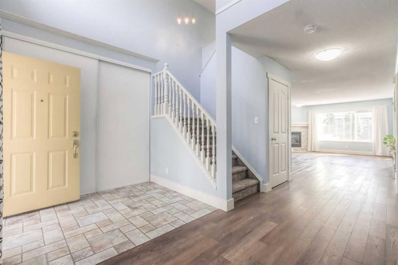 412 Springbank Place SW, Springbank Hill — interior photo 5