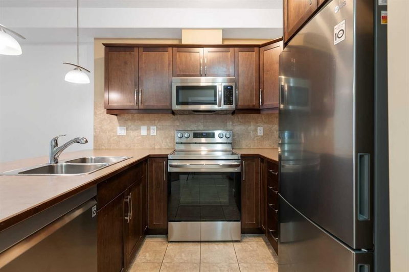 210 - 15304 Bannister Road SE