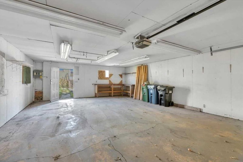 3755 Whitehorn Drive NE, Whitehorn — interior photo 7