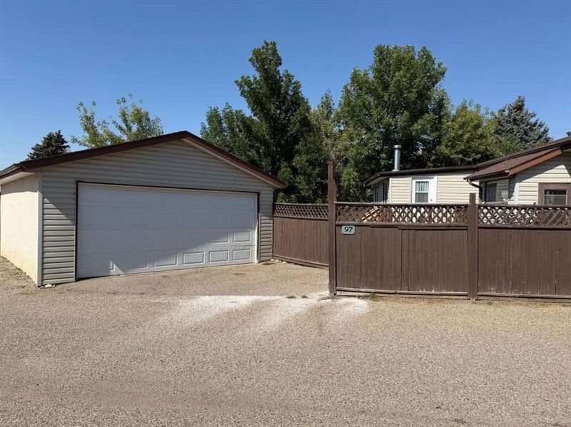 97 Greenview Close N