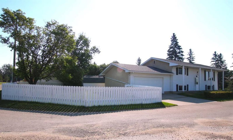 108 Flett Drive NE