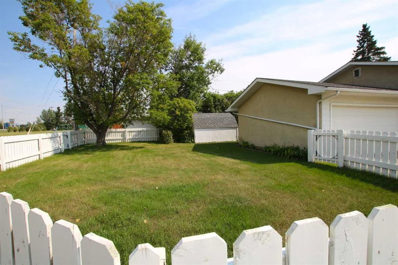 108 Flett Drive NE, Jensen — interior photo 7