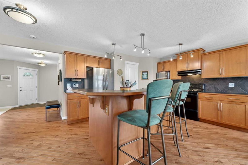 35 Rockyledge Rise NW, Rocky Ridge — interior photo