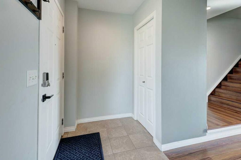8034 24 Street SE, Ogden — interior photo 6