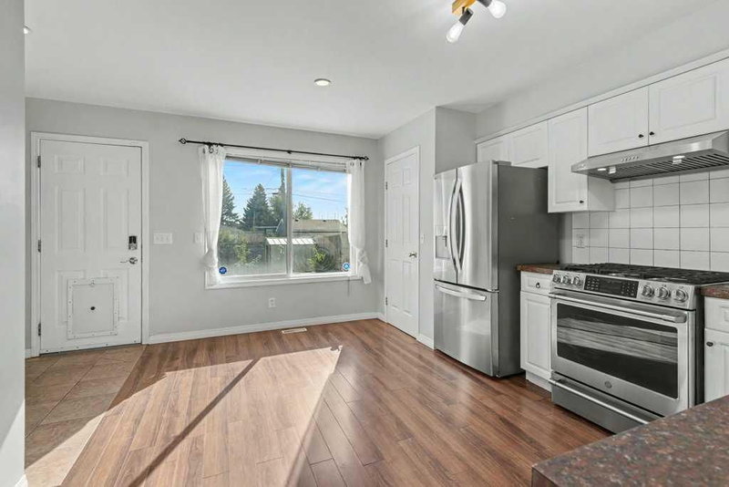 8034 24 Street SE, Ogden — interior photo 7