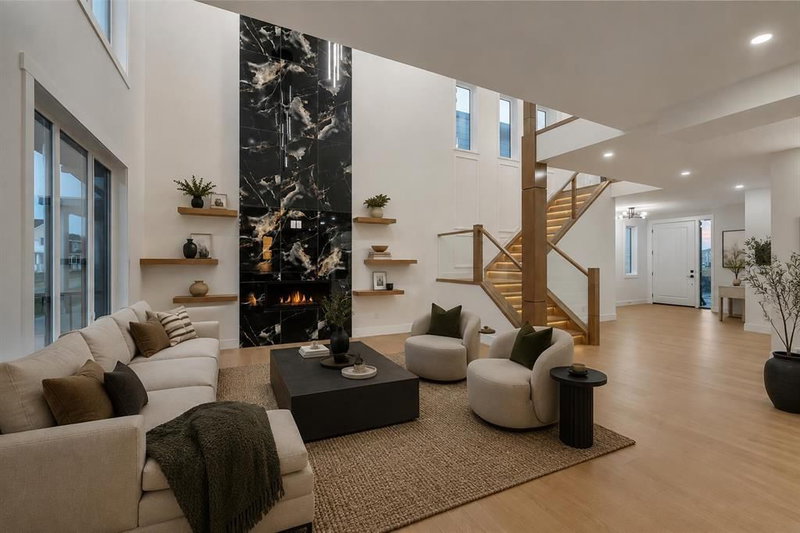 135 South Shore Road, South Shores — interior photo 5