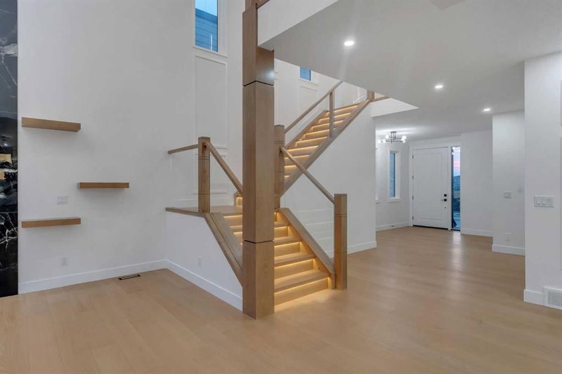 135 South Shore Road, South Shores — interior photo 7