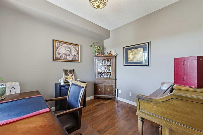 1906 High Park Circle NW, High River — interior photo