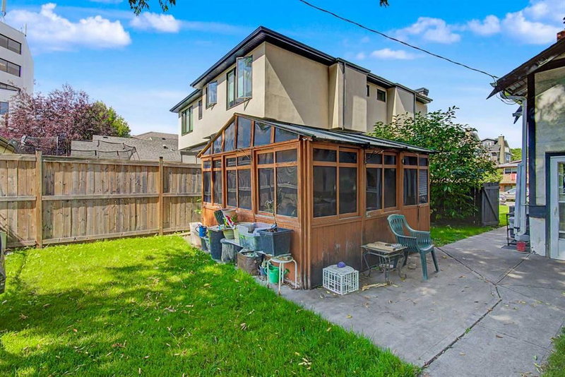 121 10 Avenue NE, Crescent Heights — interior photo 6