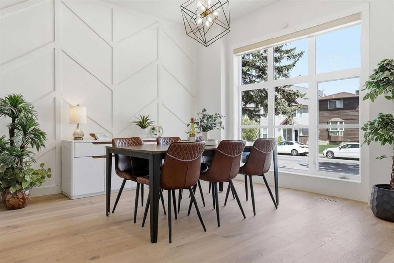 2635 34 Street SW, Killarney/Glengarry — interior photo