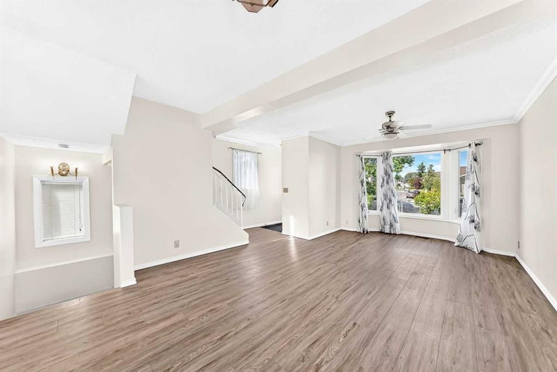 312 Falton Drive NE, Falconridge — interior photo 5