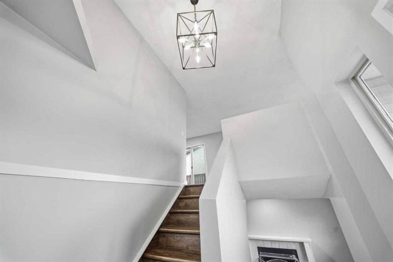 52 Erin Meadows Court SE, Erin Woods — interior photo 5