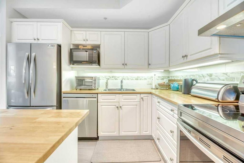 210, 4 14 Street NW, Hillhurst — interior photo 7
