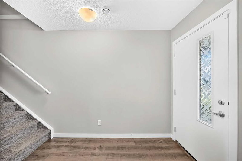 122 - 301 Redstone Boulevard NE