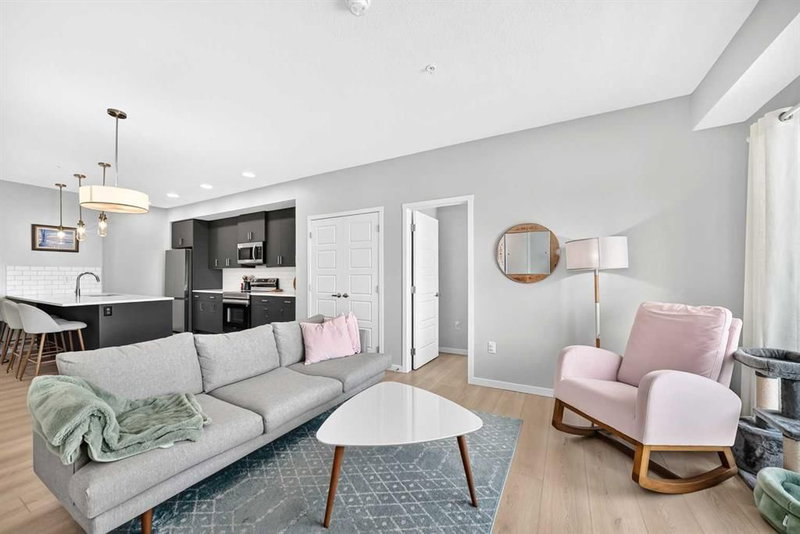 4403, 550 Belmont Street SW, Belmont — interior photo