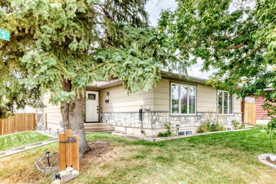 204 Midridge Crescent SE
