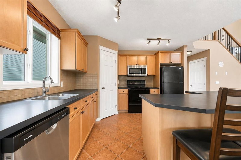 230 Panamount Grove NW, Panorama Hills — interior photo 7