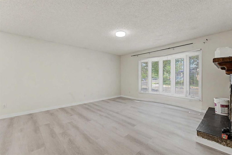 5615 temple Drive NE, Temple — interior photo