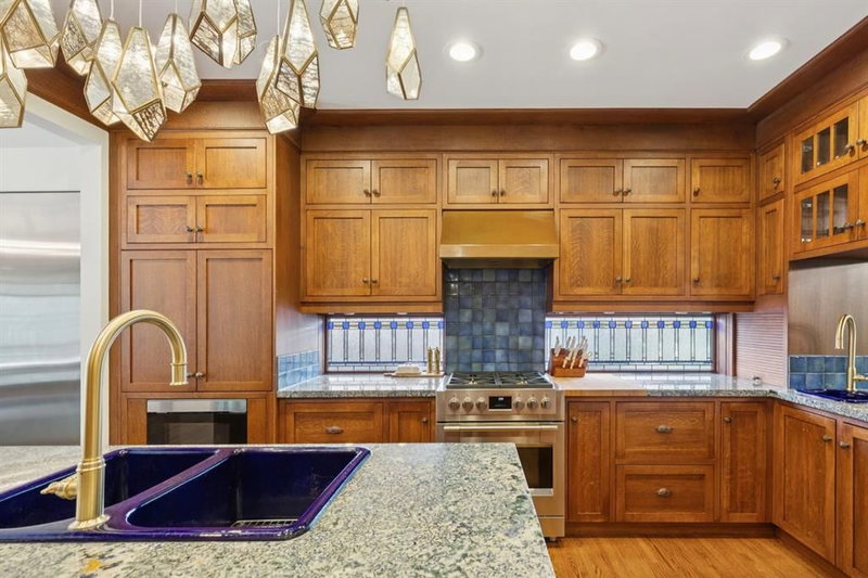 2703 Carleton Street SW, Upper Mount Royal — interior photo 6