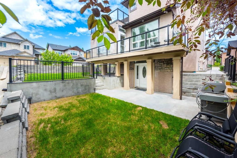 35 Aspen Stone Way SW, Aspen Woods — interior photo 5