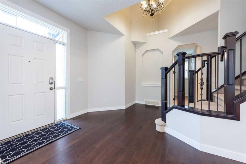 35 Aspen Stone Way SW, Aspen Woods — interior photo 7