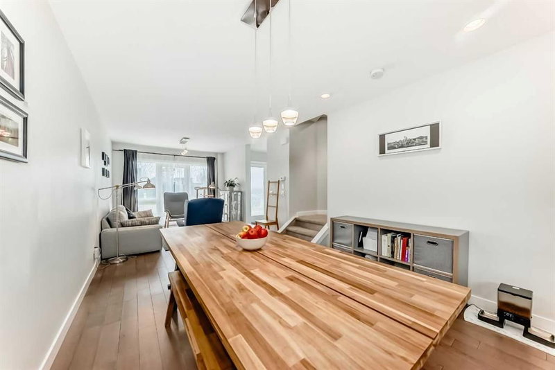 67 30 Avenue SW, Erlton — interior photo 7
