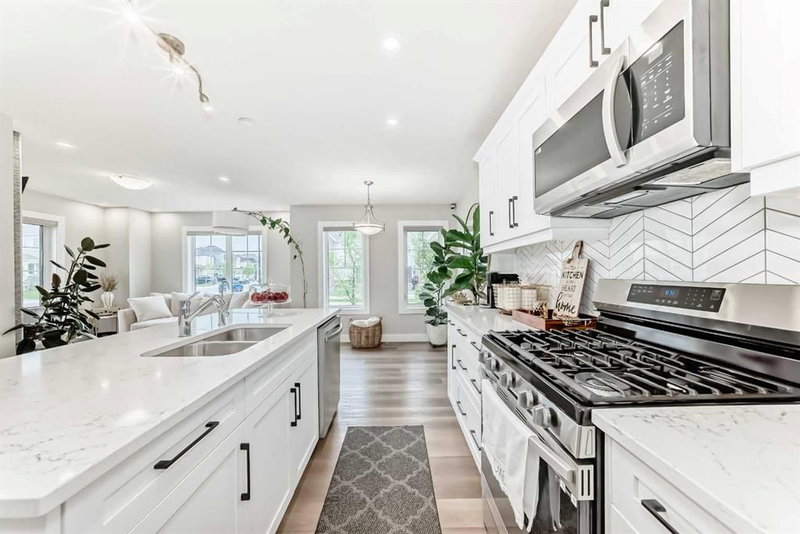 8 Yorkville Link SW, Yorkville — interior photo