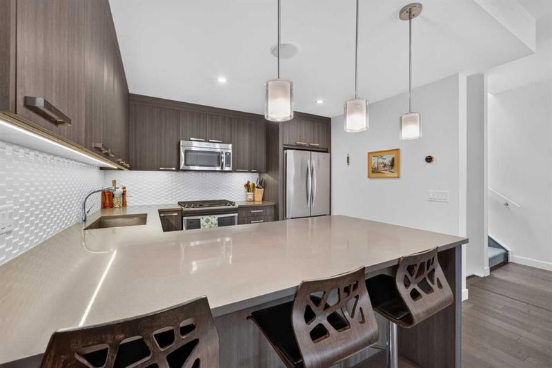2, 1810 Kensington Road NW, Hillhurst — interior photo 5