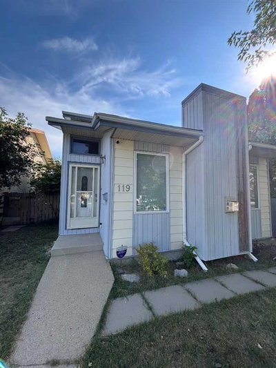 119 Red Crow Boulevard W