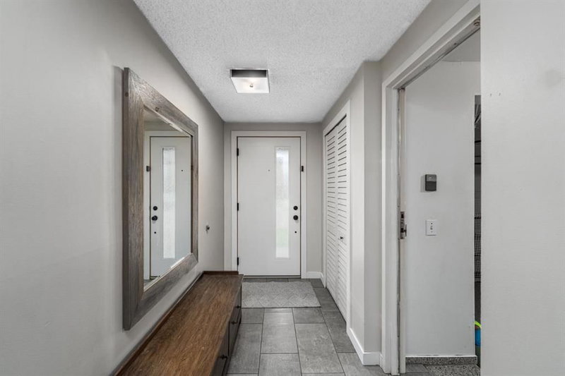 64 Point Drive NW, Point McKay — interior photo 5