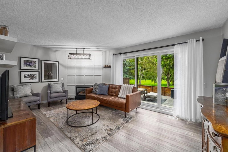 64 Point Drive NW, Point McKay — interior photo 7