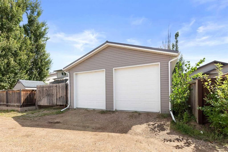 249 Somerset Way SE