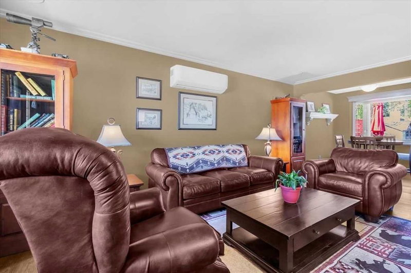 2211 45 Street SE, Forest Lawn — interior photo 5