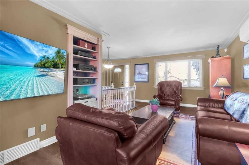2211 45 Street SE, Forest Lawn — interior photo 6
