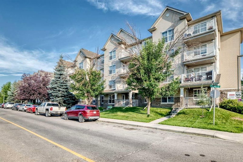 411 - 2000 Applevillage Court SE
