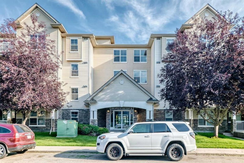 411, 2000 Applevillage Court SE, Applewood Park — interior photo