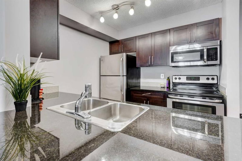 3319, 81 Legacy Boulevard SE, Legacy — interior photo